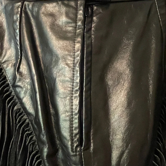 Vintage Made In USA 100% Leather Fringe Zipper Snap Closure Black Skirt - Picture 7 of 11